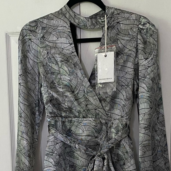 NWT SILVIAN HEACH Elegant Silver Wrap Dress Italy 38 - Picture 3 of 14